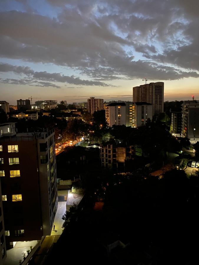 Lovely 2Bedroom Condo, Free Parking On Premises.. Nairobi Kültér fotó